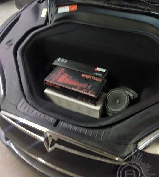 AC Customs Tesla P90D Audio Upgrade